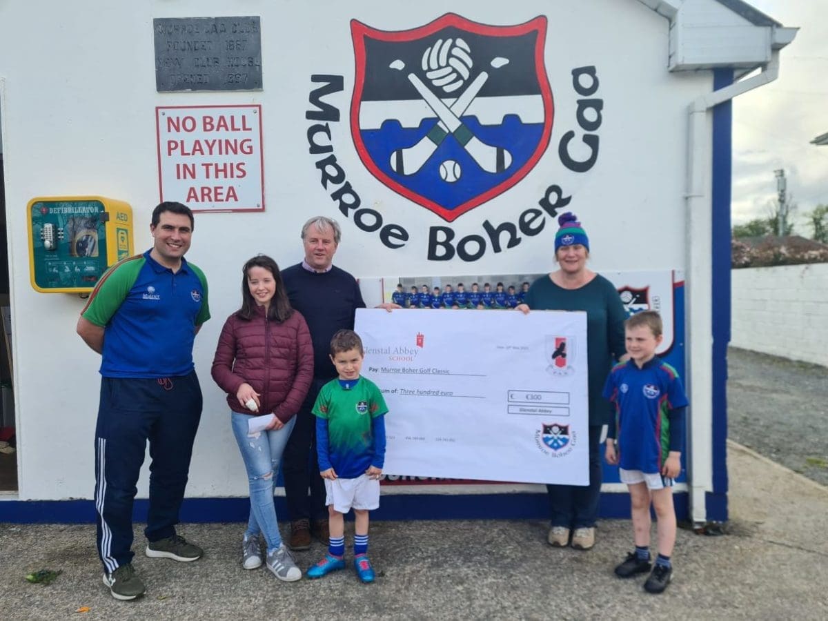 Cheque Presentation to support local Golf Club